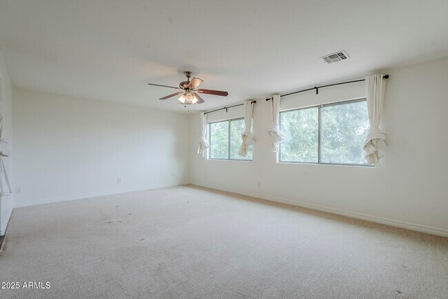 Building Photo - 2744 E Donato Dr