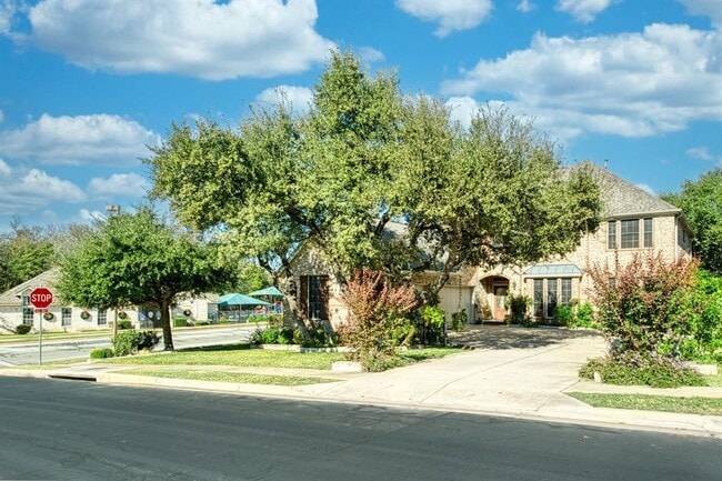 Building Photo - 1800 Bluffwood Pl
