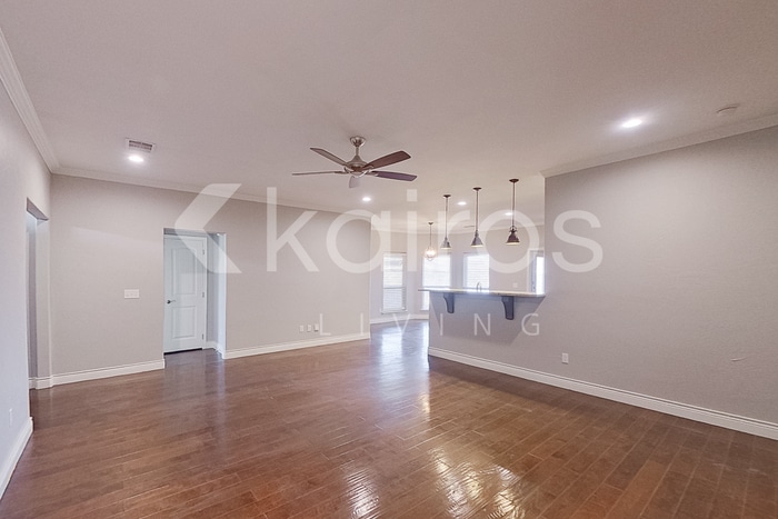 Building Photo - 7307 Albany Dr