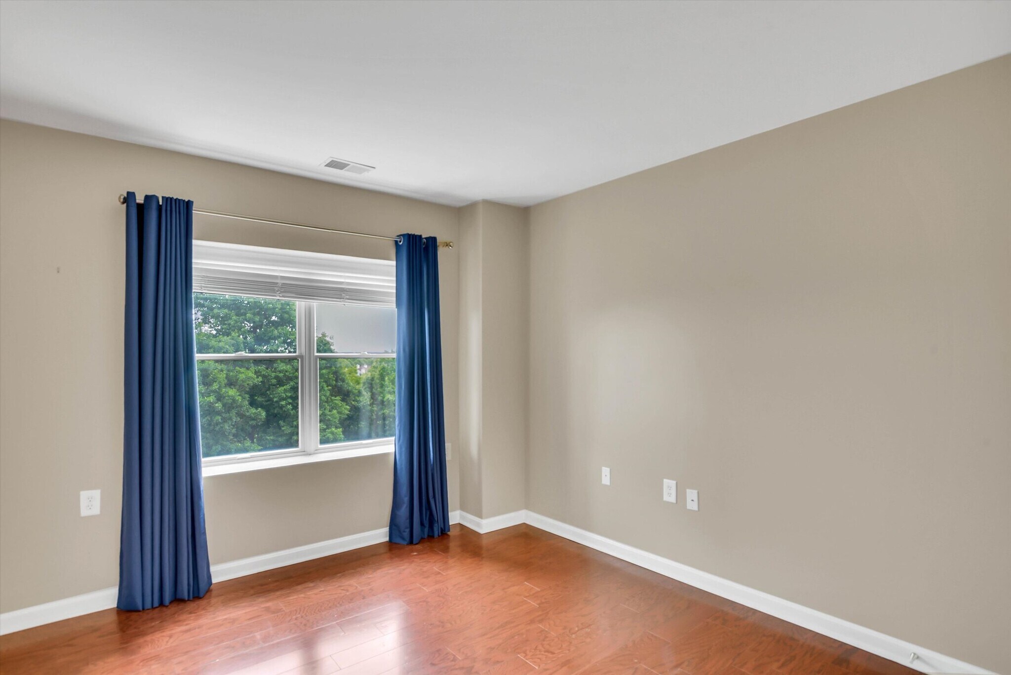 Building Photo - 12240 Roundwood Rd