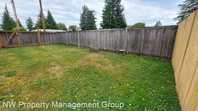 Building Photo - 3 br, 2 bath House - 1900 72nd Street NE