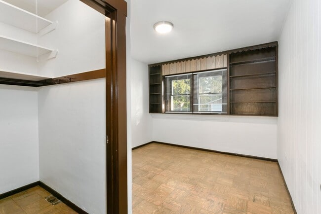 Building Photo - Spacious Lakewood Home with Basement & Outdoor Living **$1000 OFF FIRST MONTH'S RENT**