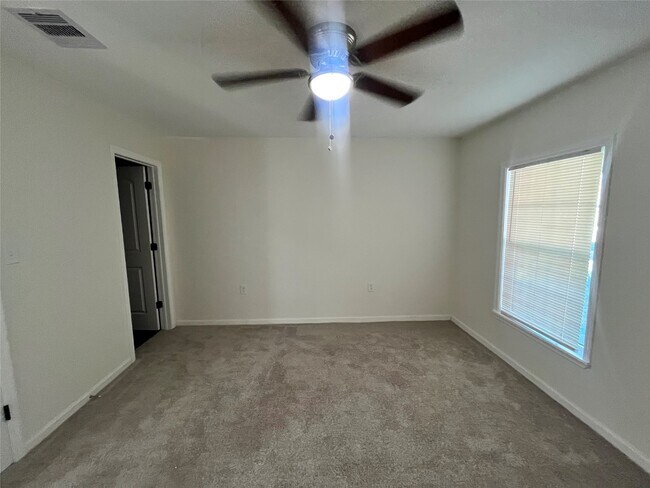 Building Photo - 3538 Orange Grove Dr
