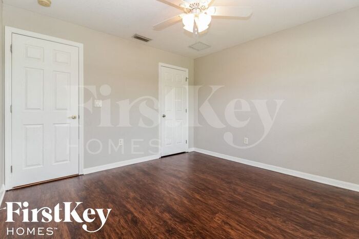 Building Photo - 324 Lillon Ave S
