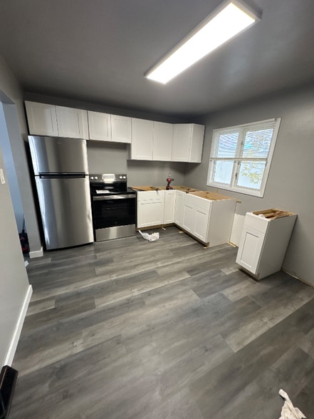 Building Photo - 4010 Ella Ave