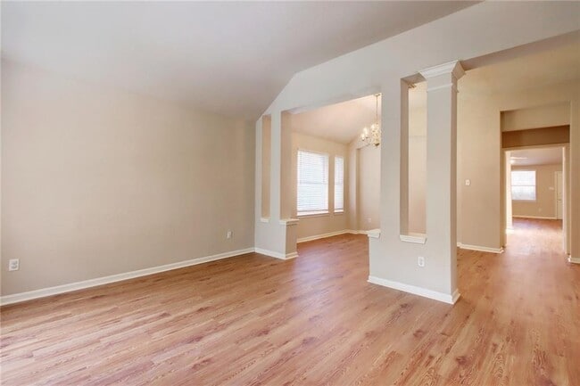 Building Photo - 3614 Bird House Dr