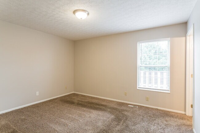 Building Photo - 1024 Esther Dr