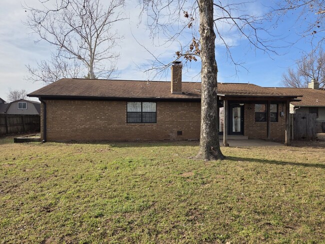 Building Photo - Beautifully updated modern ranch home in the heart of Jenks. Close to Jenks High School, Main Str...