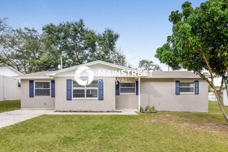 Building Photo - 4 Bedroom Pet-Friendly Home in Lakeland, FL with Main Street Renewal