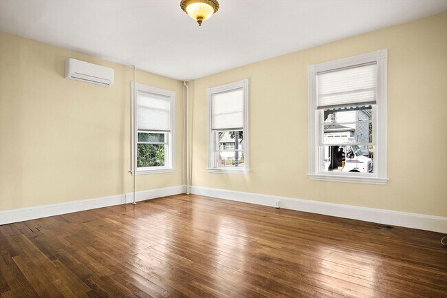 Building Photo - 263 Riverside Ave