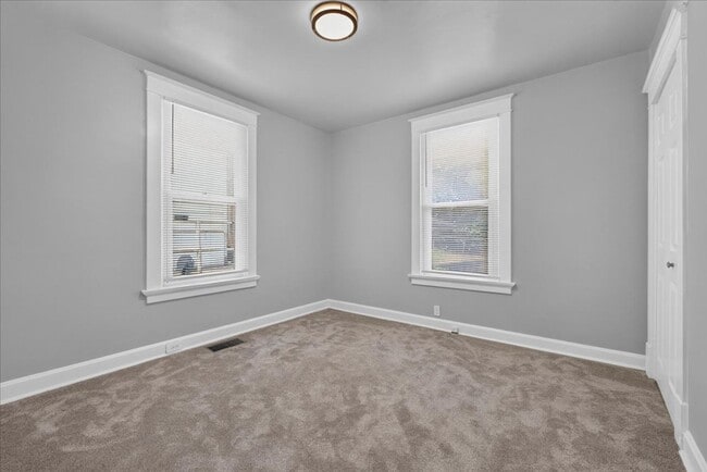 Building Photo - 6737 Plateau Ave