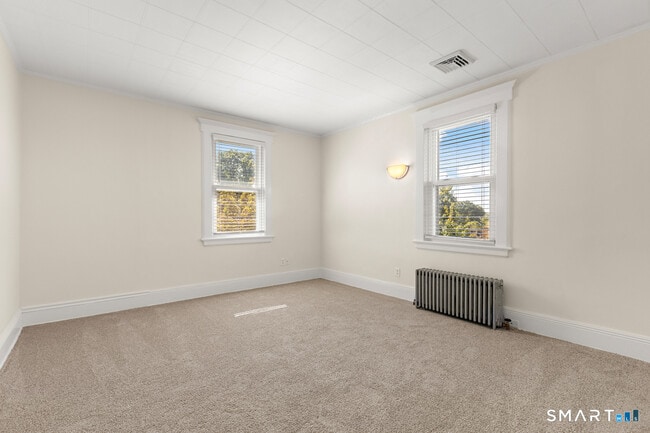 Building Photo - 18 Wessels Pl