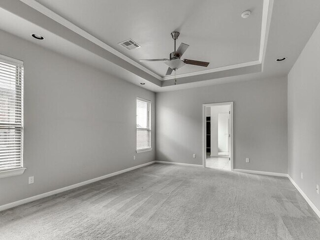 Building Photo - 10405 Cherrywood Dr