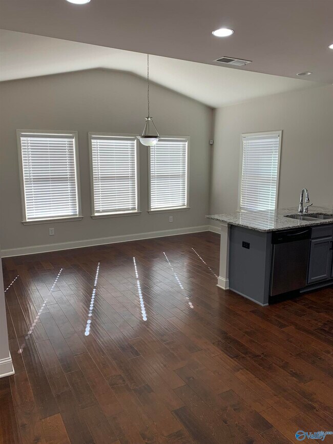 Building Photo - 517 Balsam Terrace Way