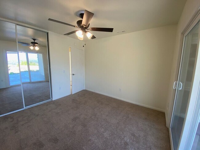 Building Photo - Cozy 2 Bed 1 Bath in the Peacock Hills 55+ Community!