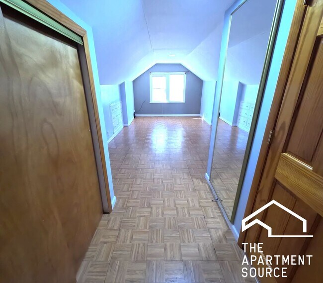 Building Photo - 3117 N Mango Ave