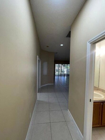 Building Photo - 114 Canterbury Pl