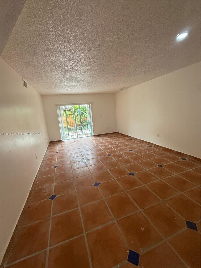 Building Photo - 2313 W 60th St