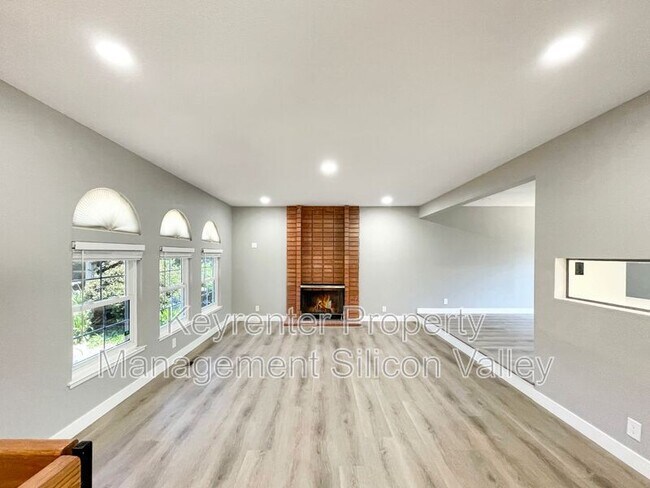 Building Photo - 1806 Blackmore Ct