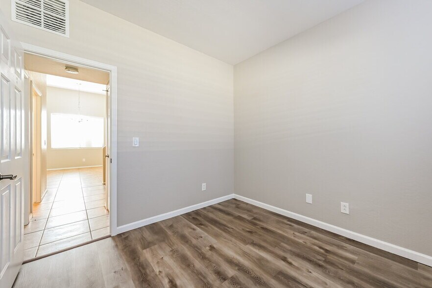 Building Photo - 43240 N Whisper Ln