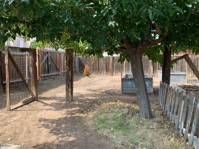 Building Photo - Lovely 2 Bedroom, 2 Bath Home Near Old Town! Available Now!