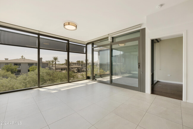 Building Photo - 7120 E Kierland Blvd