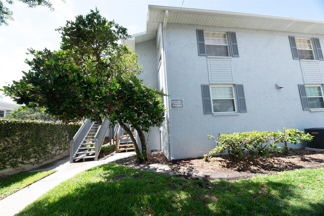 Building Photo - 4878 W Gandy Blvd