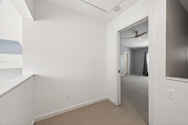 Building Photo - 6911 Yellowstone Way Dr