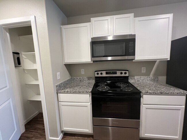 Building Photo - Available June in Frenship ISD: 3-Bedroom, 2-Bath Home!