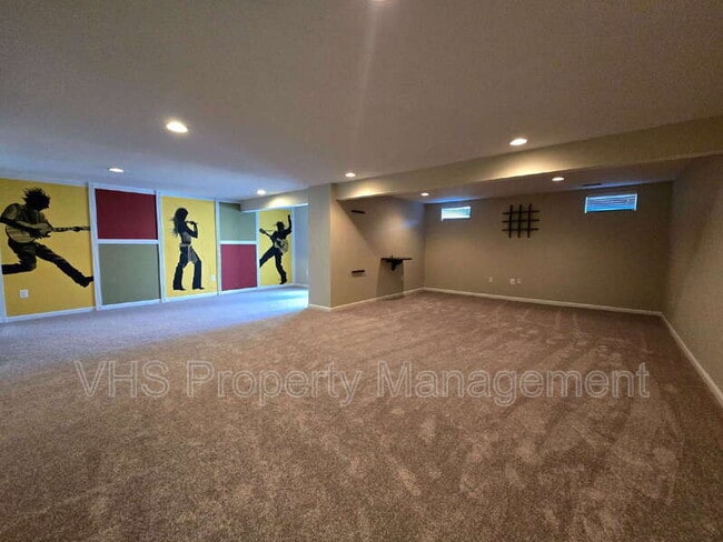 Building Photo - 2520 Post Oak Dr