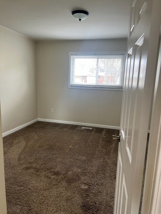 Building Photo - 16621 Wilson Ave