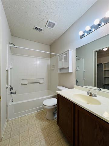 Building Photo - 2613 Plantation Dr