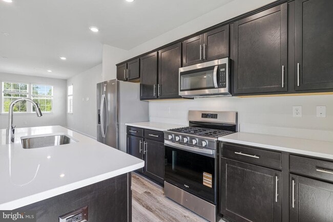Building Photo - 16640 Green Glade Dr