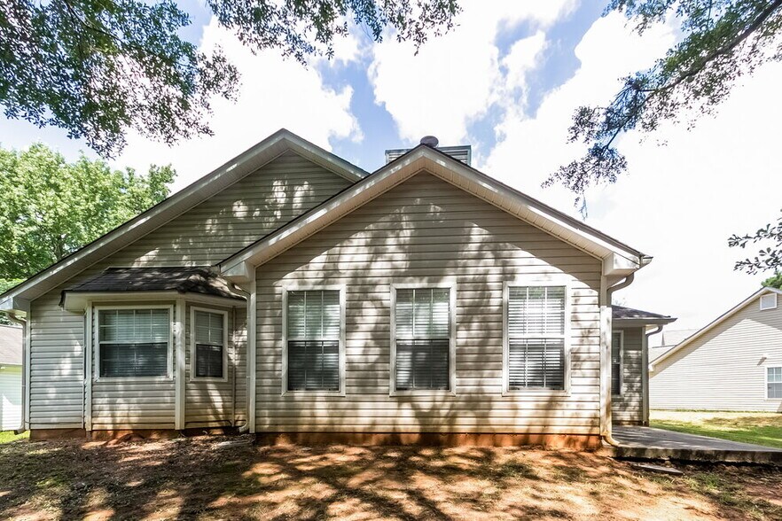Building Photo - 1840 Courtyard Ln