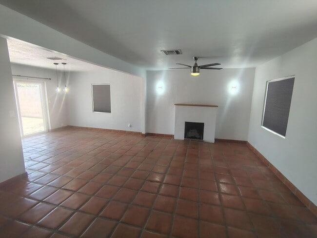 Building Photo - 23 E Adams St