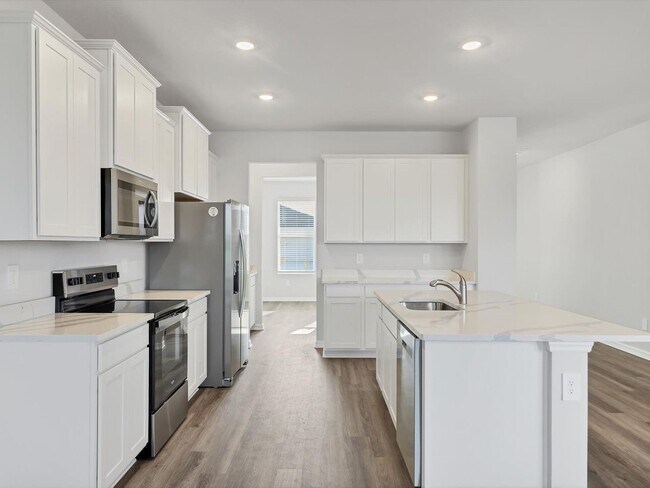 Building Photo - Unfurnished Annual Rental