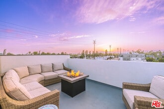 Building Photo - 4912 S Centinela Ave