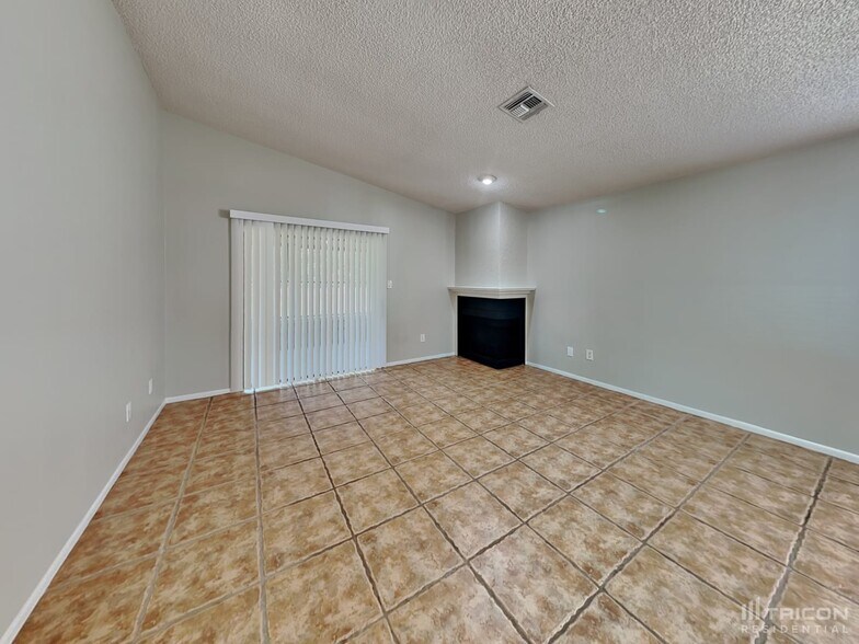 Building Photo - 860 N Lake Sterling Ct