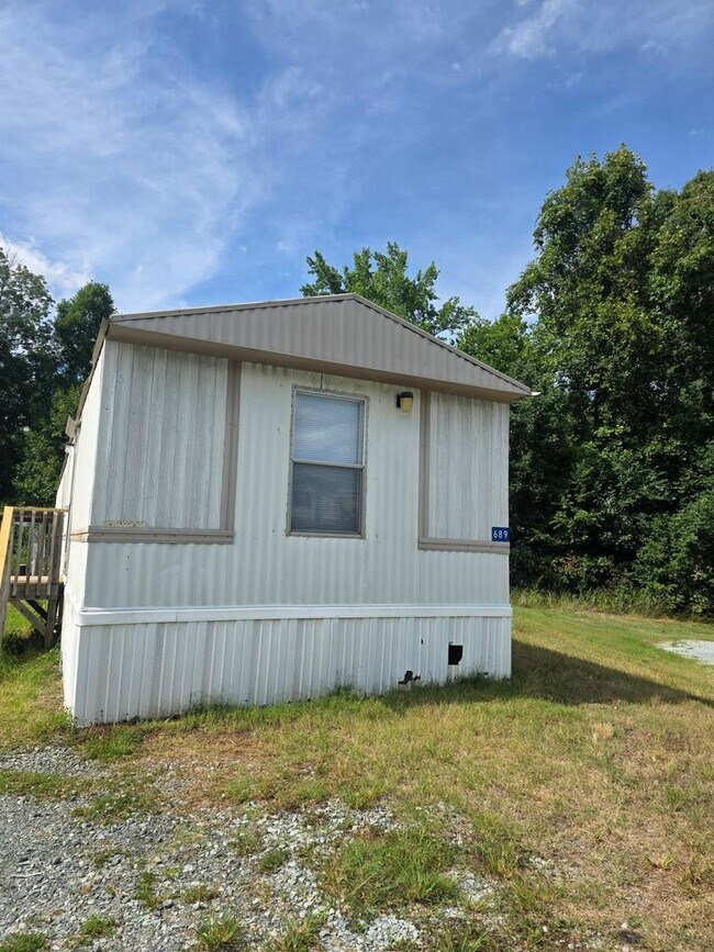 Building Photo - Ready to Move in