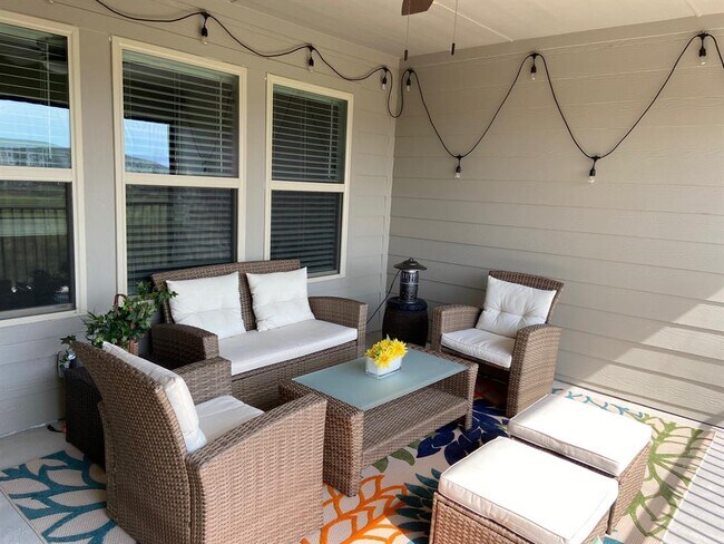 Building Photo - 2008 Naples Dr