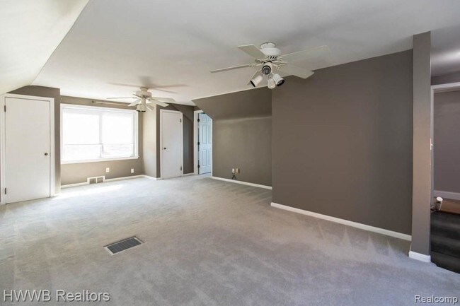 Building Photo - 1899 Hunt Club Dr