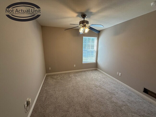 Building Photo - 7461 Arratt Ct