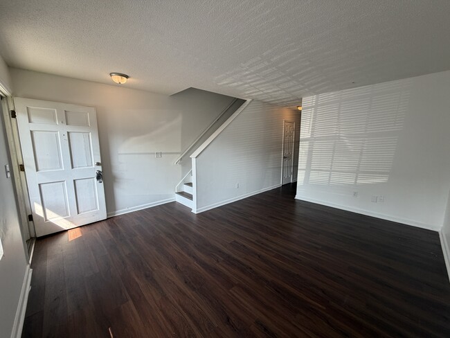 Building Photo - 112 Kimeran Ln
