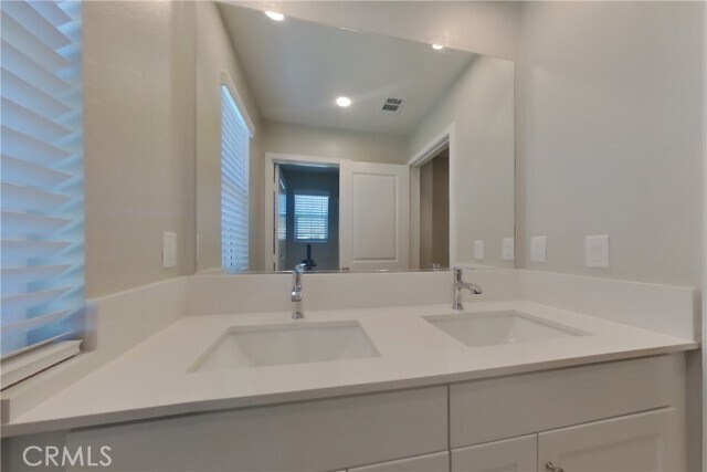 Building Photo - 29422 Walnut Tree Wy