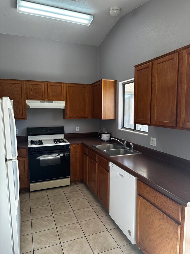 Building Photo - 3065 W Mermaid Ct