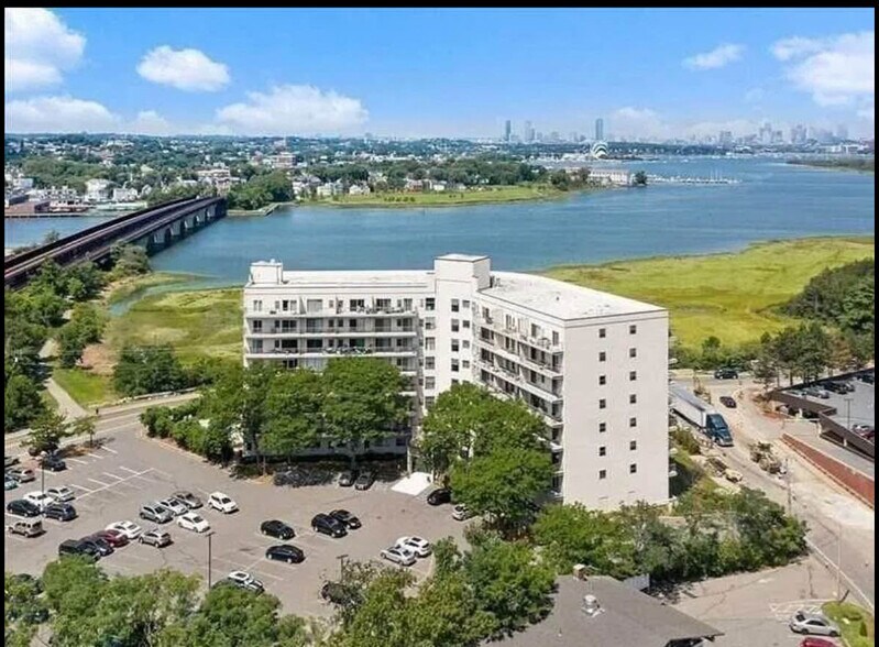 Building Photo - 133 Commander Shea Blvd