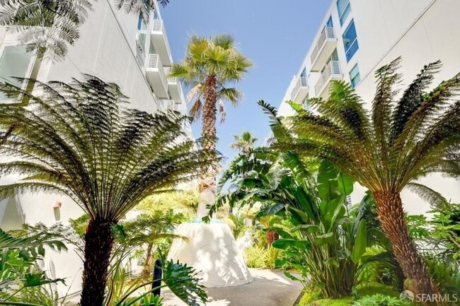 Building Photo - Luxury Condo at The Palms located in South of Market San Francisco