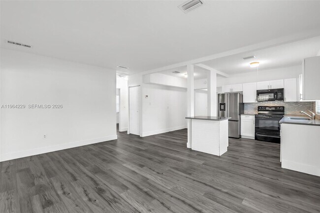 Building Photo - 1176 NW 48th St