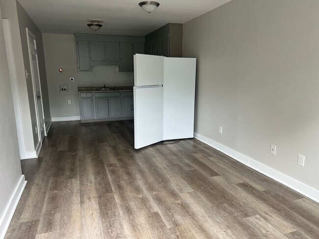 Building Photo - 112 Nandina Ct