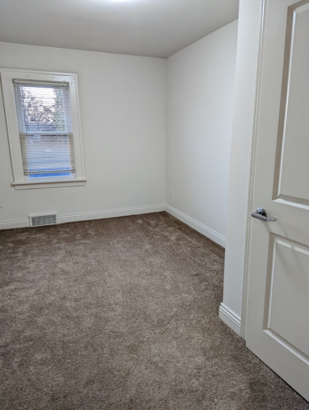 Building Photo - 77 Laverack Ave